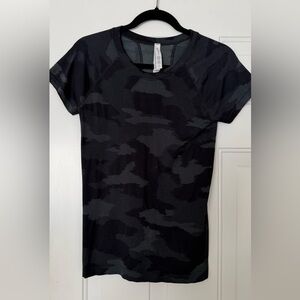 Athleta Black & Charcoal Camo Short Sleeve Tee